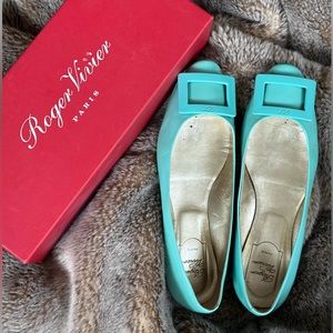 Roger Vivier flats